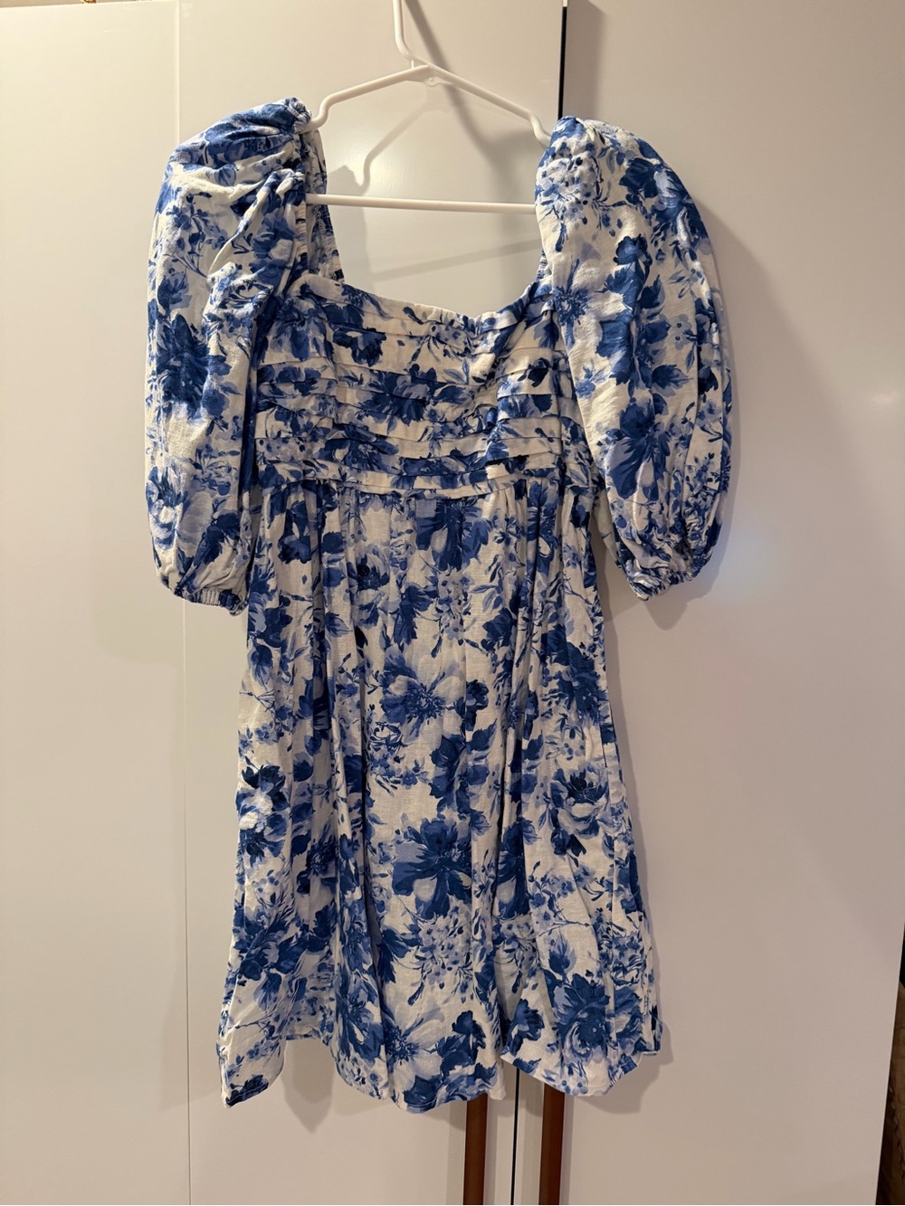 Abercrombie & Fitch Blue and White Floral Puff-Sleeve Dress